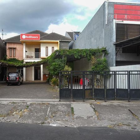 Reddoorz Syariah Near Pakuwon Mall Jogja Kejayan Exterior foto