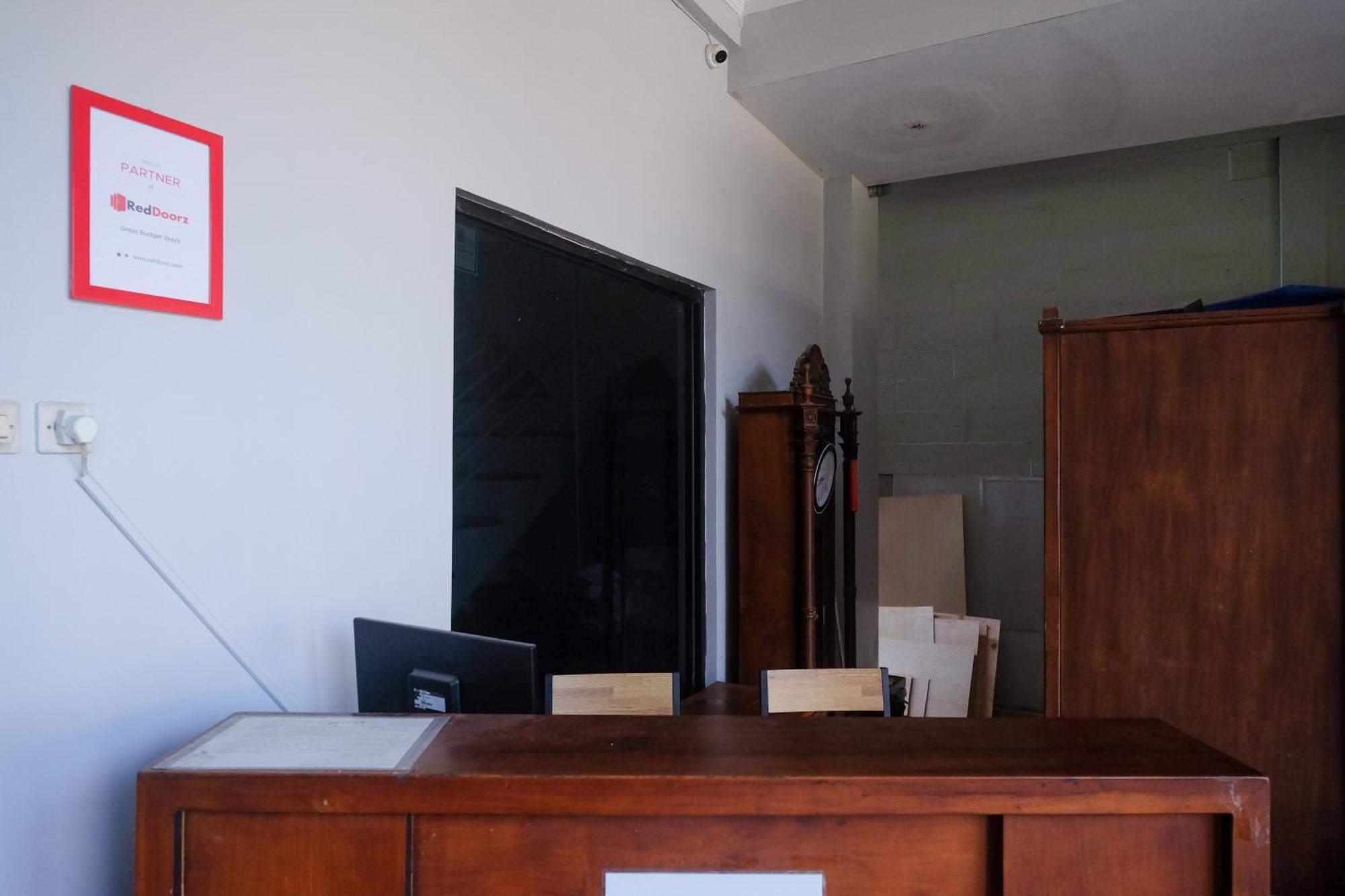 Reddoorz Syariah Near Pakuwon Mall Jogja Kejayan Exterior foto