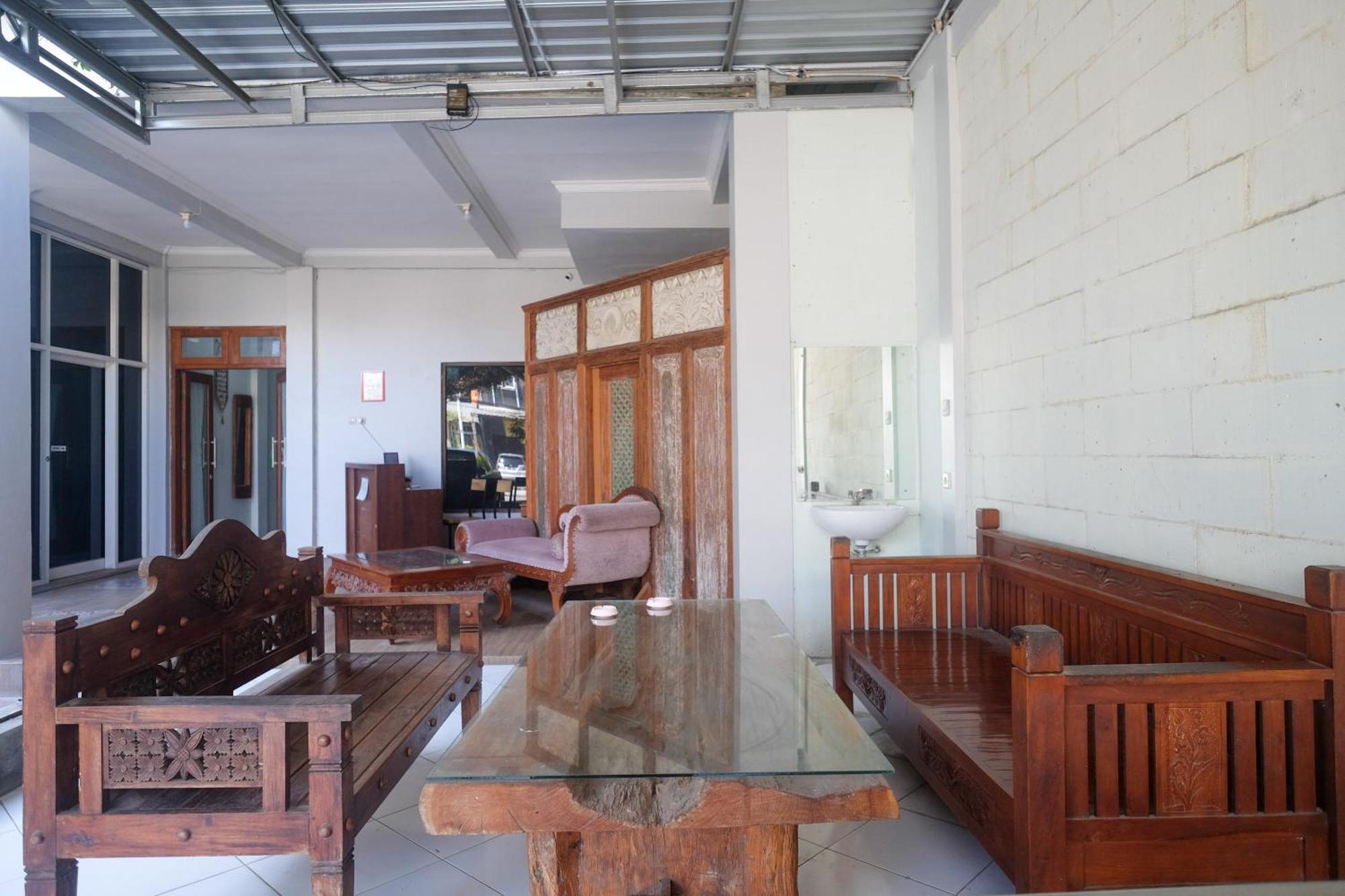 Reddoorz Syariah Near Pakuwon Mall Jogja Kejayan Exterior foto