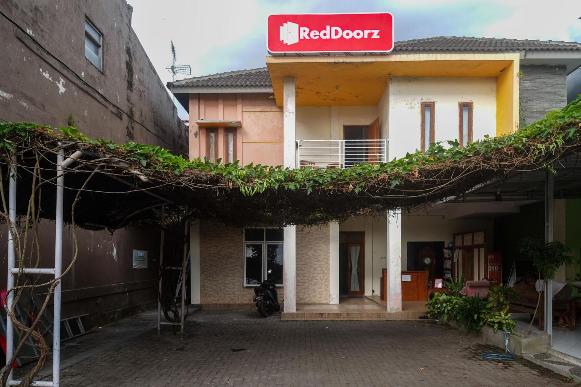 Reddoorz Syariah Near Pakuwon Mall Jogja Kejayan Exterior foto
